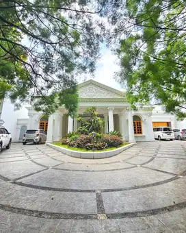 Disewakan Rumah Mewah Classic Lokasi Elite Area Pondok Indah