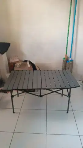 Meja lipat estetik