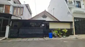 Rumah Strategis Di Tebet Barat, Hanya 3 Menit Jalan Kaki ke Jl. Tebet