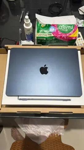 Macbook air m2 ibox resmi fullset original