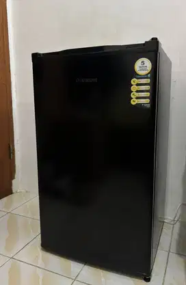 CHANGHONG CBC100 Kulkas 1 Pintu Hitam