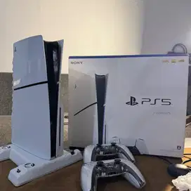 PS 5 Slim Disc Version memori 1 TB