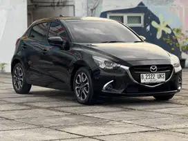 Tdp 10 jt mazda 2 r skyactiv matic nik 2018 pemakaian 2019 hitam