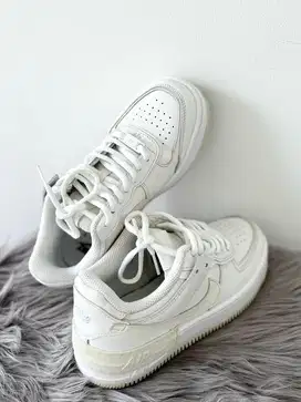 Nike Air Force 1 Triple White Preloved