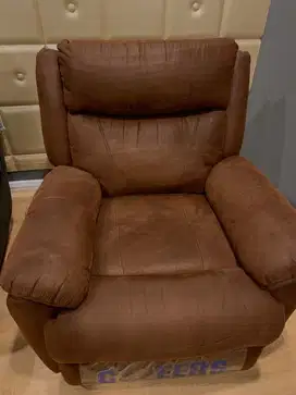 Sofa recliner cheers milford informa like new no minus
