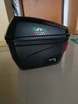 Box motor mereka GIVI flexible sama 3 stand, 2 samping, 1 belakang