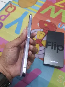 Samsung Z flip 4 ram 8/256GB