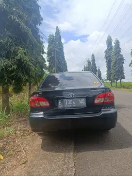 Sedan Altis 2005