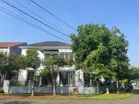 Dijual Rumah Hook 2 Lantai Cantik di Kemang Pratama 2, Bekasi.