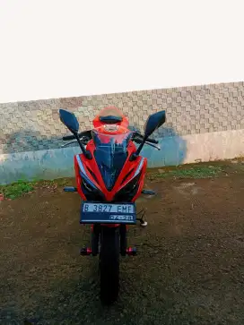 Nia:DP 500K CBR 150R PLAT B DEPOK PAJAK HIDUP MOTOR BERGARANSI