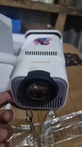 PROYEKTOR VIDEO SMOON320 SMART PROYEKTOR LCD TV