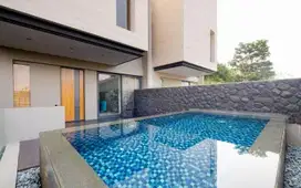RUMAH MEWAH MURAH DI CIPETE SIAP HUNI ADA POOL DAN LIFT DEKAT MRT