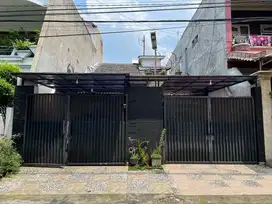 DIJUAL Rumah Barata Jaya Gubeng Surabaya Bangunan 1,5 Lantai Luas 144m