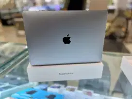 Second MacBook Air M1 2020 iBox ID/A Grey