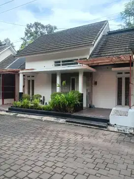 Disewakan rumah istimewa dalam perum dekat Kampus UMY