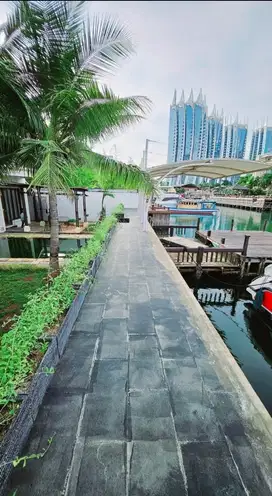 Di Jual Rumah Mewah Di Pantai Mutiara  Kavling Kanal bisa Parkir Yatch