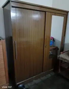 Lemari kayu sliding kokoh berat
