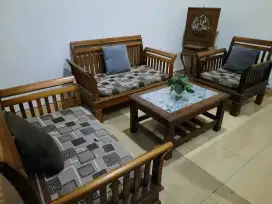 Kursi jati jok bisa dibuka