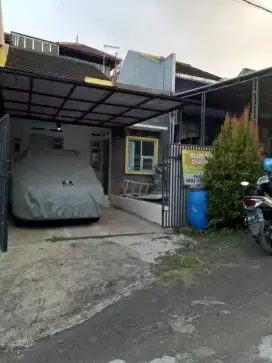Rumah bagus siap huni dalam cluster cimuncang dekat kampus