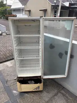 Dijual cepat showcase sharp seken