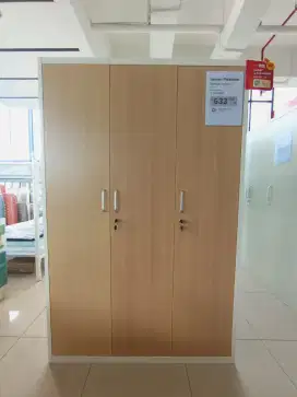 Dijual lemari pakaian 3 pintu bahan full besi (ready stok baru)