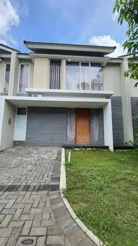 CIAMIK POL! DIJUAL CEPAT RUMAH CITRALAND SEMI FURNISH SIAP HUNI