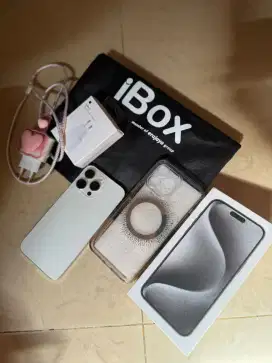 Dijual iPhone 15 promax pemakaian cewe masih mulus dan bergaransi