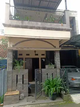 Dijual Rumah Di Komplek Graha Padalarang, SHM Kondisi Bagus Siap Huni