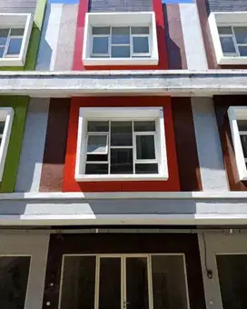 Ruko 3 Lantai Bagus HGB di Driyorejo Lokasi Strategis
