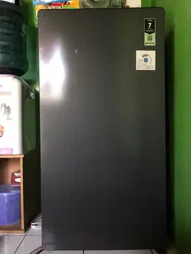 Kulkas merk AQUA