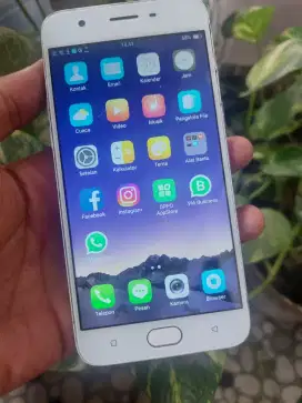 Oppo A57 Ram 4/64 finger on harga net yah masih mayan buat chat fb