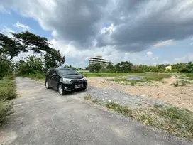 Tanah Trihanggo Jalan Kabupaten Sleman, Lingkungan Perumahan & Kampus