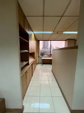 SEWA KANTOR DI JAKARTA SELATAN MT HARYONO 214M FURNISHED 140K NEGO
