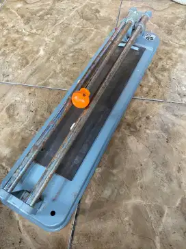 pemotong keramik