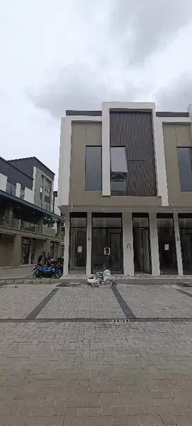 Disewa Ruko Sudut Verona 2 Lantai Dekat Pusat Bisnis, Kuliner