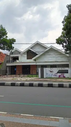 Disewakan Rumah usaha ex kantor bromo ijen malang
