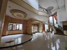 Dijual Rumah Mewah Lokasi Strategis Jl. Kagok Candi Asri Semarang