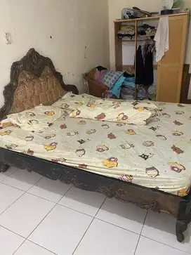 1 set tempat tidur, lemari, dan meja rias ukiran dari jepara
