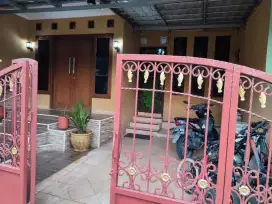 DISEWAKAN / DIJUAL RUMAH 2 TINGKAT, FASILITAS SPORT CENTER & WATERBOOM