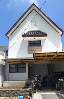 Dijual rumah +perabotan modern