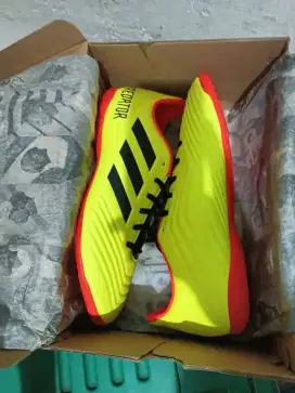 Adidas predator tango 18.4 IN