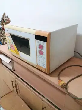 DIJUAL MICROWAVE SHARP (KONDISI BEKAS PAKAI)