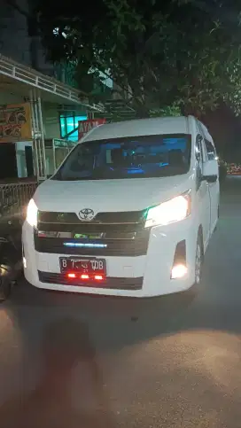 HIACE PREMIO 2.8 MT