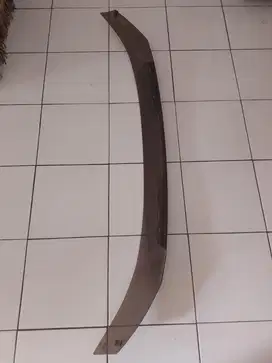 Deflekta kap mesin mobil fortuner lama