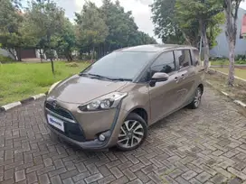 DP RENDAH Toyota Sienta 1.5 V Bensin-MT 2017 COKLAT YA