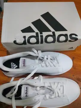 Adidas advantage size 43 1/3 putih