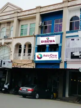 Disewakan dan di Jual Ruko Rapi dan Bersih siap Pakai 2½ Lantai