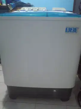 Mesin cuci Midea