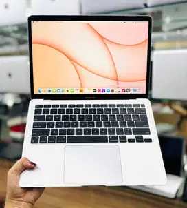 Macbook air 2020 13 Inch M1 8GB/128GB D-DC