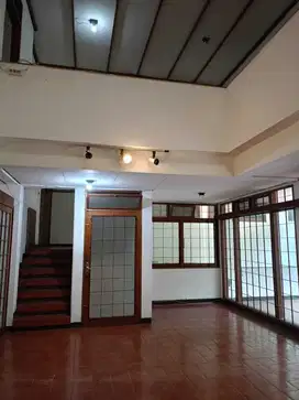 Disewakan rumah di terusan Sutami cocok untuk cafe